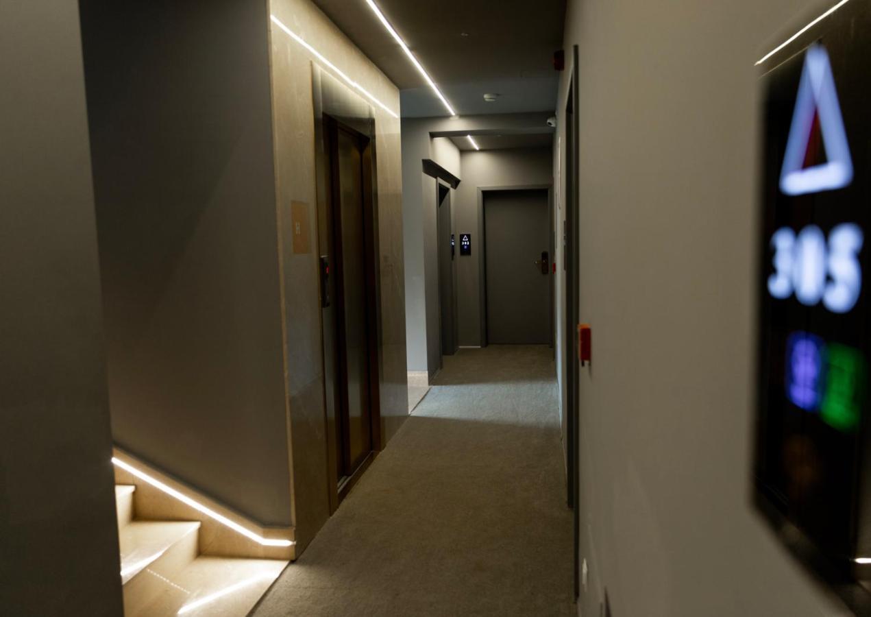Hotel Opera Pristina Kültér fotó