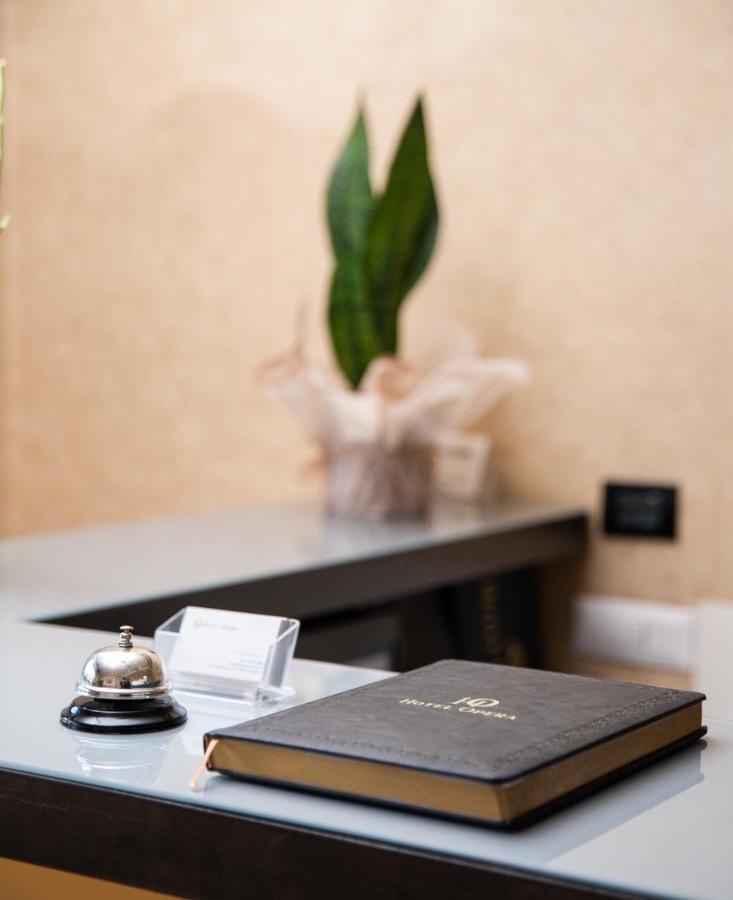 Hotel Opera Pristina Kültér fotó