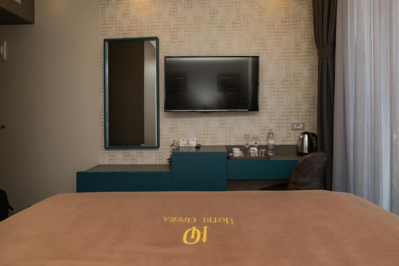 Hotel Opera Pristina Kültér fotó