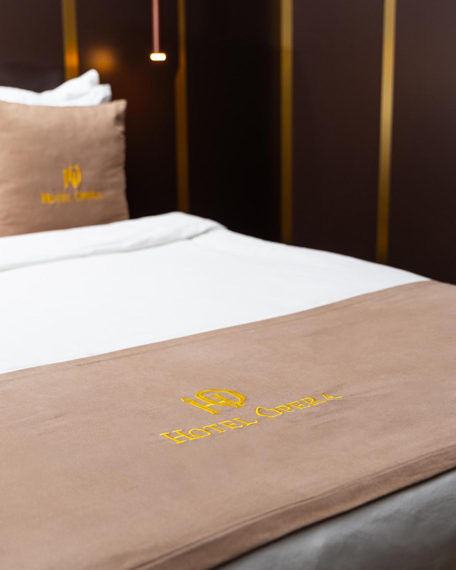 Hotel Opera Pristina Kültér fotó