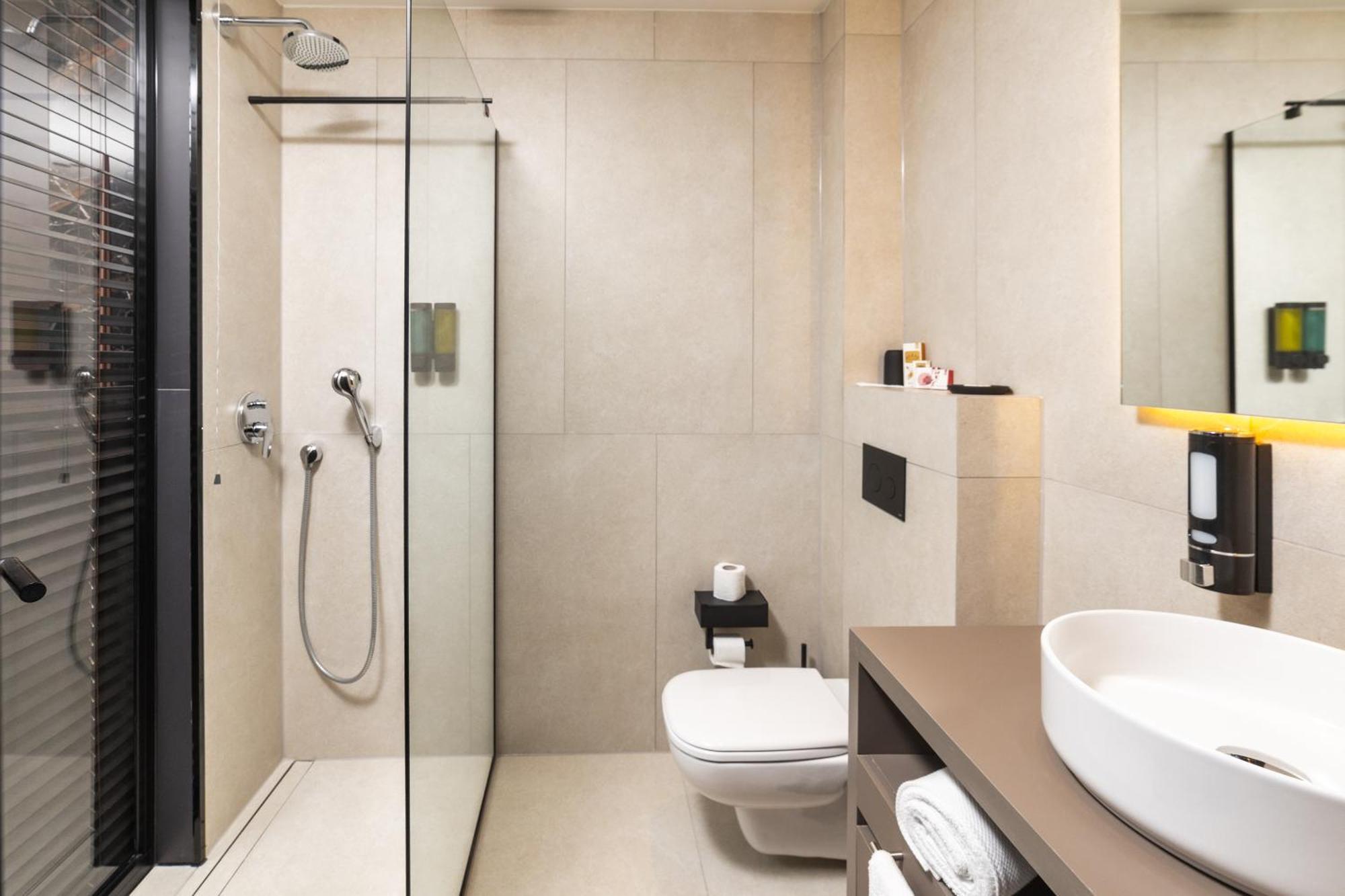 Hotel Opera Pristina Kültér fotó