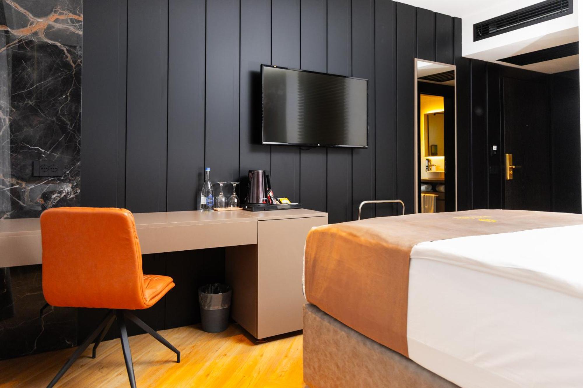 Hotel Opera Pristina Kültér fotó